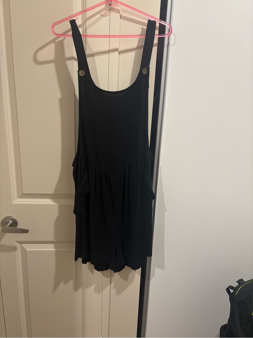 Casual Black Sleeveless Romper with Adjustable Straps